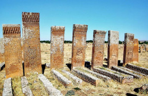 Friedhof mit seldschukischen Grabsteinen