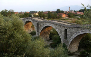 Osmanische Brücke bei Gjakova
