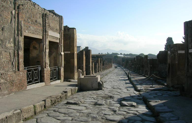 Die Via dell'Abbondanza in Pompej