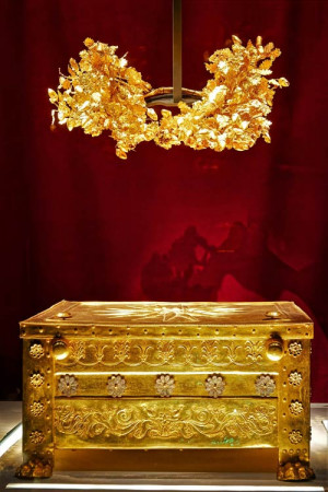 Der goldbeschlagene Larnax in Vergina