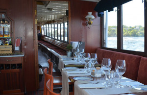 Mittagstisch auf dem Schiff