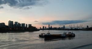 Blick von Greenwich über die Themse auf den Millenium Dome