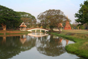 Wasserl&auml;ufe durchziehen den Arch&auml;ologiepark Ayutthaya