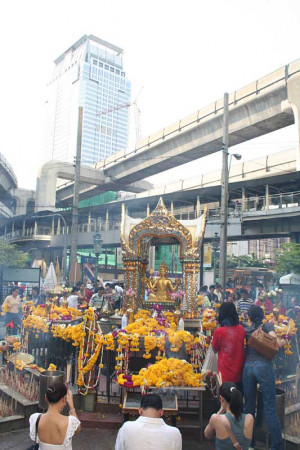 Erewan Shrine Bangkok: beliebte Pilgerst&auml;tte im Herzen der Megacity