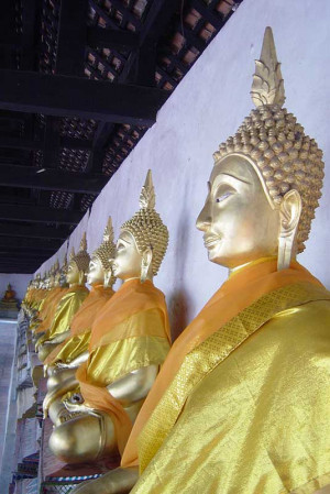 Wat Putthaisawan: aktiver Tempel zwischen den Ruinen von Ayutthaya