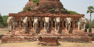 Die Elefanten des Wat Somsak in Sukhothai
