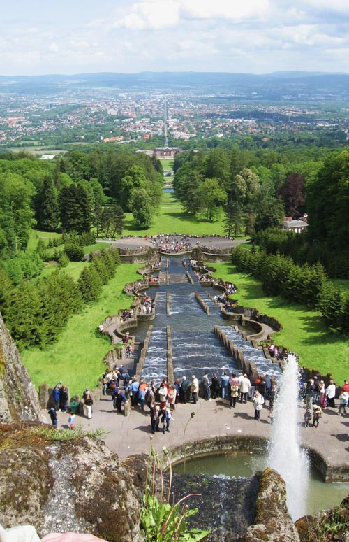 Blick über die Wasserkaskaden des Bergpark Wilhelmshöhe