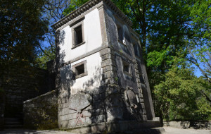 Schiefes Haus im Sacro Bosco