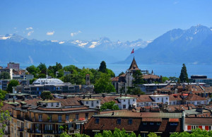 Lausanne mit See- und Bergkulisse 