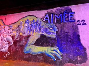Wandfüllende Kunstwerke prangen im Street Art Tunnel von Paris