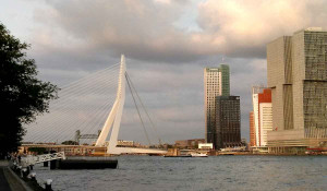 Skyline Rotterdam mit Erasmus-Brücke
