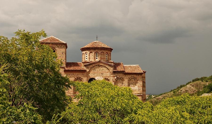 Die Kirchenruine von Asenovgrad