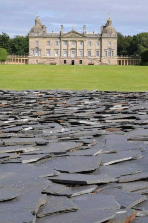 Houghton Hall mit Full Moon Circle von Richard Long